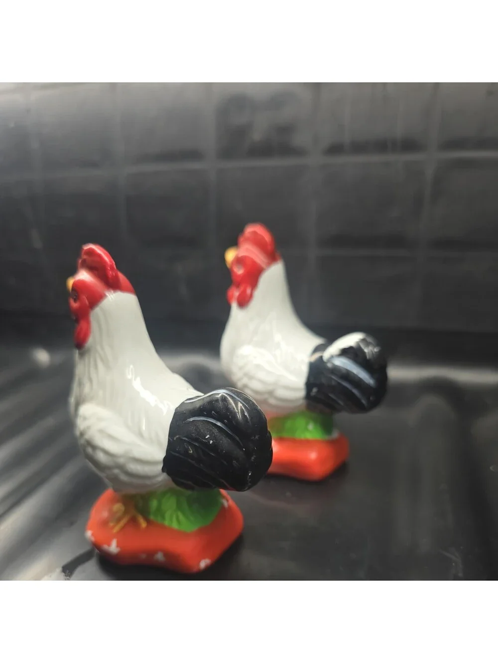 Vintage Chicken Rooster Salt & Pepper Shakers 🧂Colorful Farmhouse Kitchen Decor